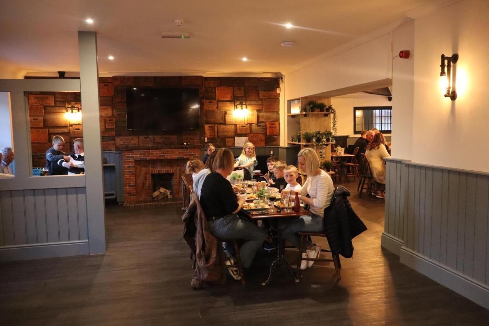 Radstock Hotel Near Bath Екстериор снимка