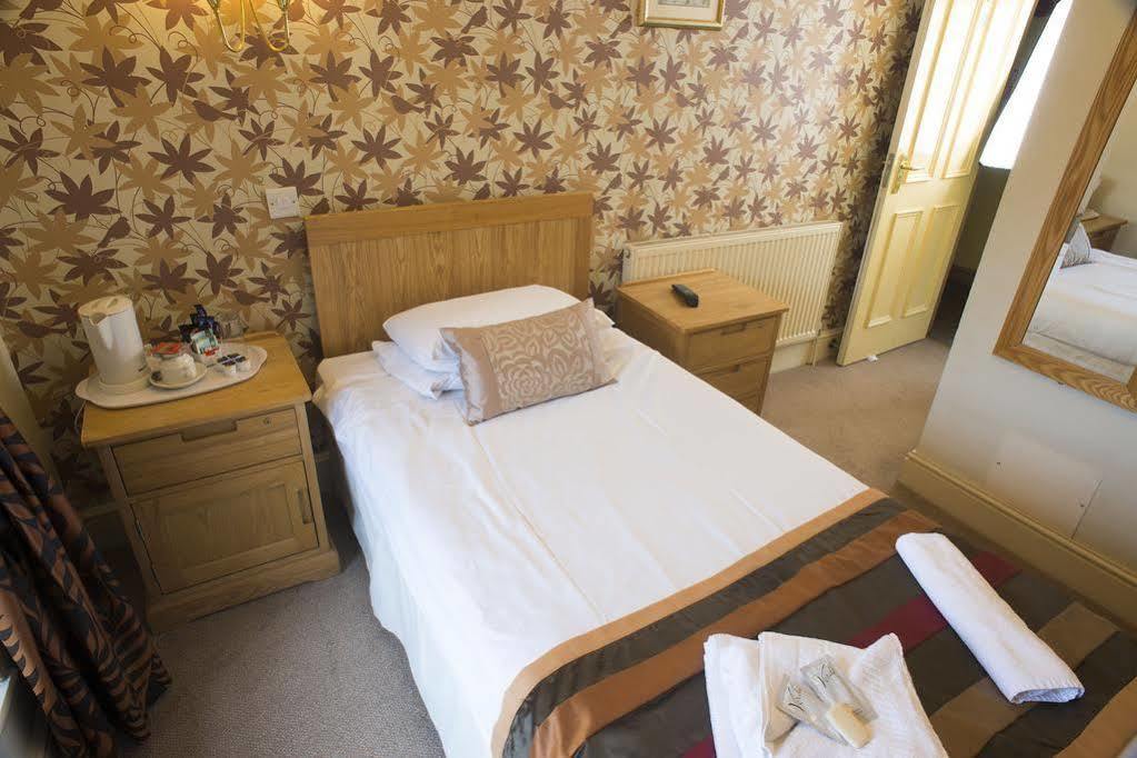 Radstock Hotel Near Bath Екстериор снимка