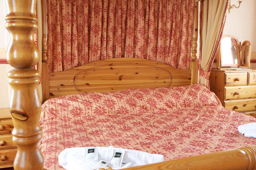 Radstock Hotel Near Bath Екстериор снимка