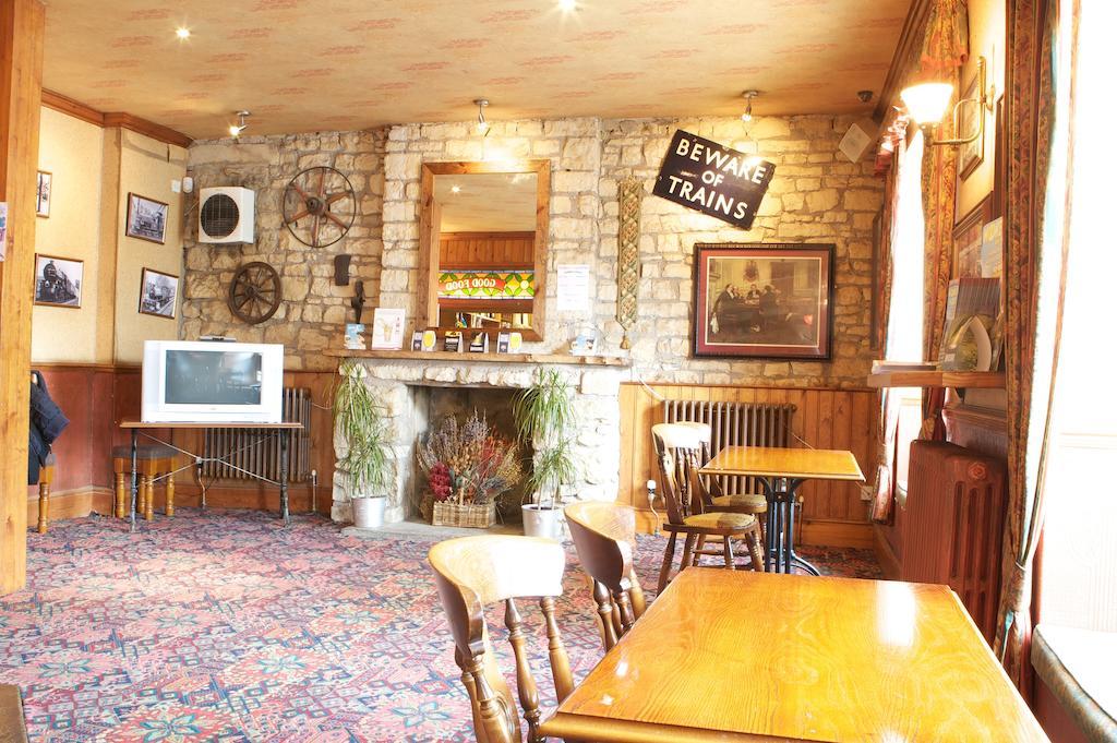Radstock Hotel Near Bath Екстериор снимка