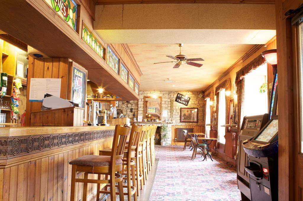 Radstock Hotel Near Bath Екстериор снимка
