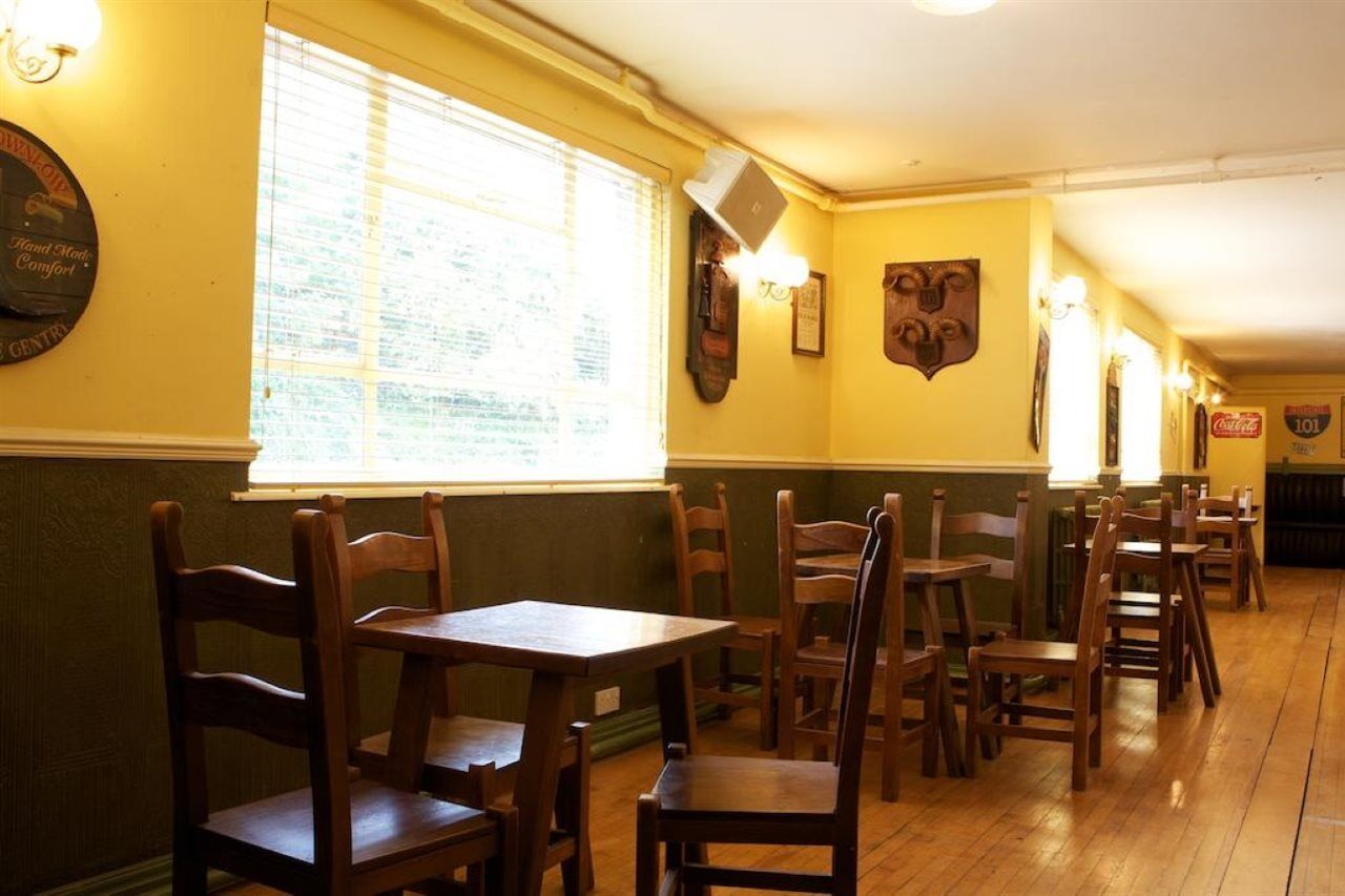 Radstock Hotel Near Bath Екстериор снимка